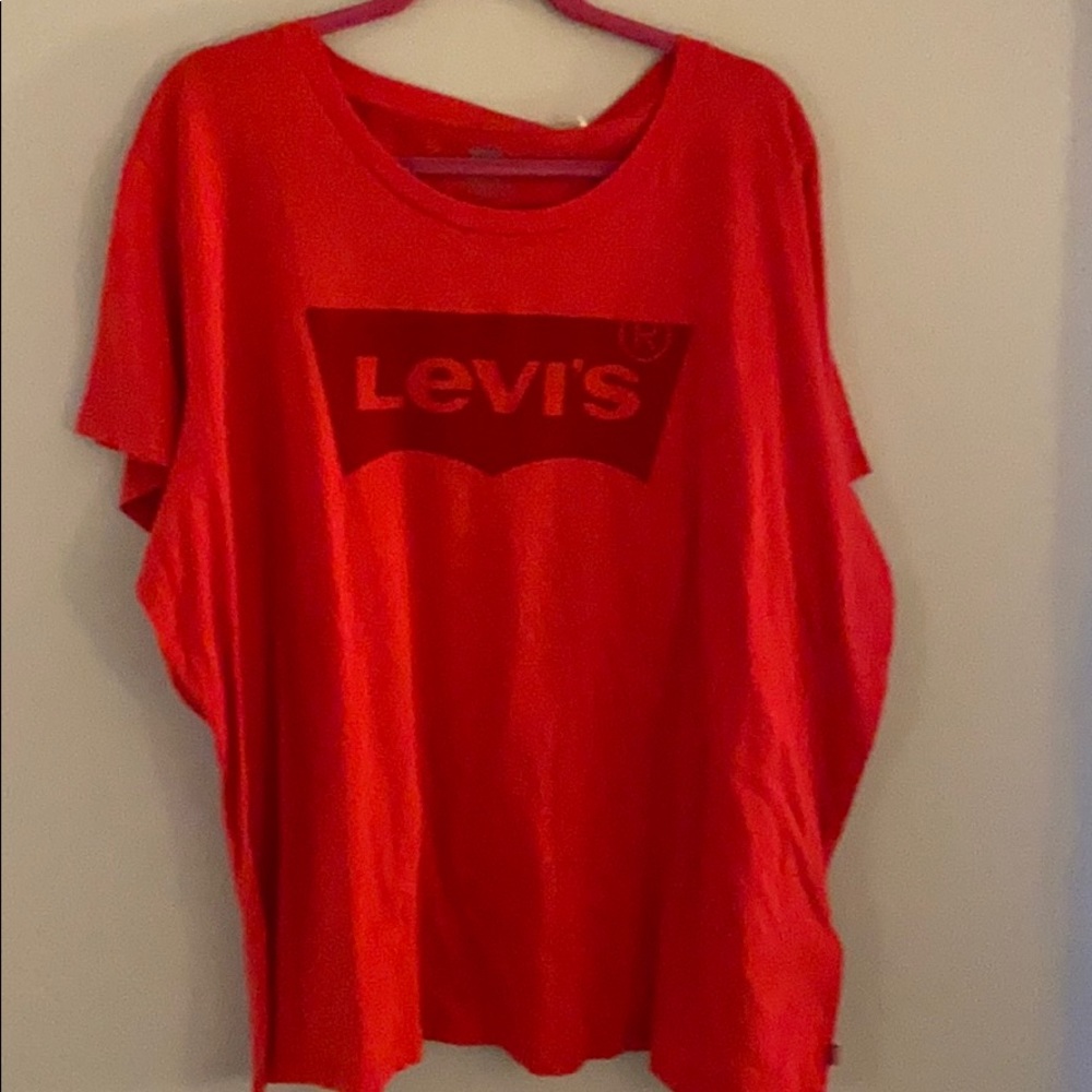 Red Levi’s T-shirt New